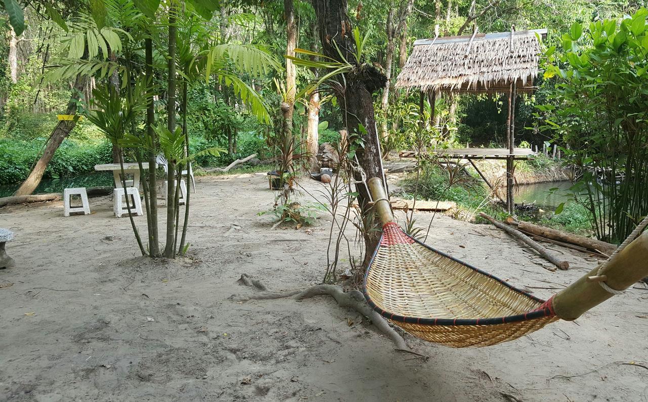 Отель Hug Rimtharn Ban Khao Klom Экстерьер фото